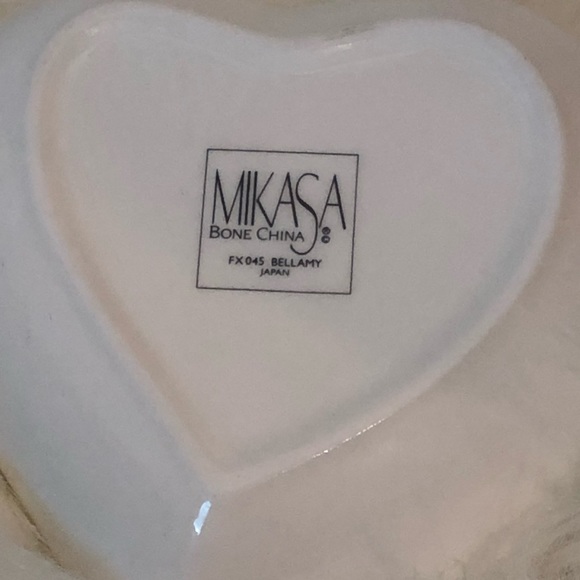 VINTAGE MIKASA HEART TRINKET HOLDER - Picture 8 of 8